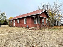 1629 E 3rd Ave, Hutchinson, Ks in Hutchinson, KS