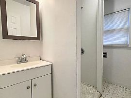 1629 E 3rd Ave, Hutchinson, Ks in Hutchinson, KS (Photo 8 of 10)