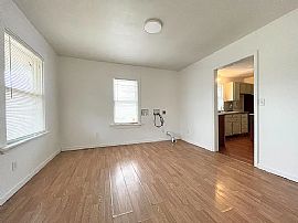 1629 E 3rd Ave, Hutchinson, Ks in Hutchinson, KS (Photo 9 of 10)