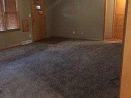 1207 Hoover St, Great Bend, Ks in Great Bend, KS (Photo 4 of 12)