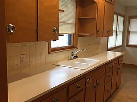 1207 Hoover St, Great Bend, Ks in Great Bend, KS (Photo 5 of 12)