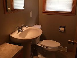 1207 Hoover St, Great Bend, Ks in Great Bend, KS (Photo 7 of 12)