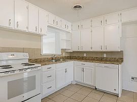 2219 Locust St, Amarillo, Tx in Amarillo, TX (Photo 5 of 12)