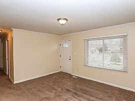 515 Everette Ave, Romeoville, Il 60446 . Unique Home in Romeoville, IL (Photo 4 of 12)