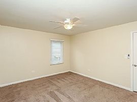 515 Everette Ave, Romeoville, Il 60446 . Unique Home in Romeoville, IL (Photo 8 of 12)