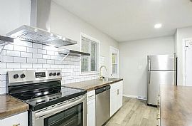 315 Sunset Blvd, Greenwood, in 46142 . Peaceful House in Greenwood, IN (Photo 5 of 9)