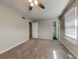 305 S Sunblest Blvd, Fishers, in 46038 . For Rent in Fishers, IN (Photo 8 of 10)