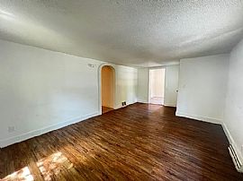 925 N Dodge St, Iowa City, Ia 52245 . Get Your Home in Iowa City, IA (Photo 2 of 10)