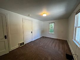 925 N Dodge St, Iowa City, Ia 52245 . Get Your Home in Iowa City, IA (Photo 7 of 10)