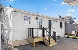 2818 5th Ave, Council Bluffs, Ia 51501 . Home Sweet Home in Council Bluffs, IA (Photo 3 of 10)