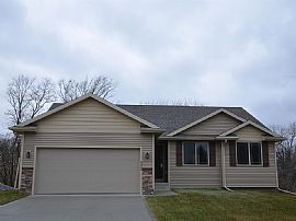 5302 Se 24th St, Des Moines, Ia 50320 . Lovely House in Des Moines, IA