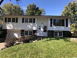 3524 Clover Hills Dr, Bettendorf, Ia 52722 . Nice House in Bettendorf, IA