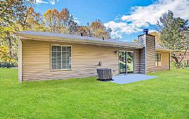 Stunningly Renovated 3 Bedroom 2 Bathroom in Tucker, GA (Photo 8 of 12)