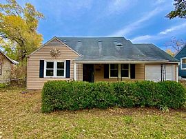 8137 Belleview Ave, Kansas City, Mo 64114 . Lovely House in Kansas City, MO