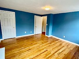 8137 Belleview Ave, Kansas City, Mo 64114 . Lovely House in Kansas City, MO (Photo 7 of 12)