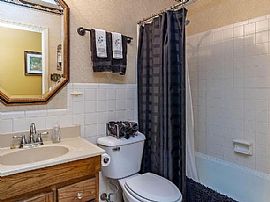 359 Curtin Dr, Lexington, Ky 40503 . Spacious House For Family  in Lexington, KY (Photo 6 of 12)