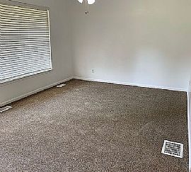 204 Joy Ave, Mount Washington, Ky 40047 . Lovely House in Mount Washington, KY (Photo 5 of 11)