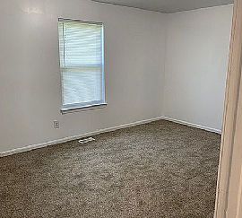 204 Joy Ave, Mount Washington, Ky 40047 . Lovely House in Mount Washington, KY (Photo 9 of 11)