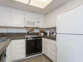 Palm Springs Deauville Condo in Palm Springs, CA (Photo 2 of 5)