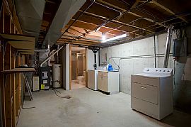 2513 Laredo Ln, Green Bay, Wi 54304 in Green Bay, WI (Photo 12 of 12)