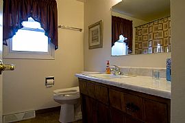 2513 Laredo Ln, Green Bay, Wi 54304 in Green Bay, WI (Photo 5 of 12)