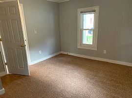 401 Poplar St, Graham, Nc in Graham, NC (Photo 6 of 11)