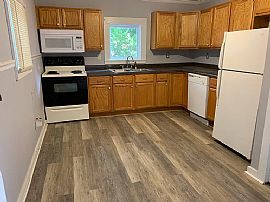 401 Poplar St, Graham, Nc in Graham, NC (Photo 9 of 11)