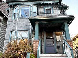 2627 N Murray Ave, Milwaukee, Wi 53211 in Milwaukee, WI