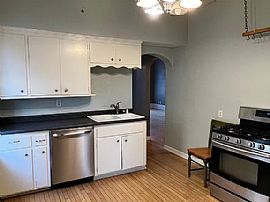 2627 N Murray Ave, Milwaukee, Wi 53211 in Milwaukee, WI (Photo 2 of 8)