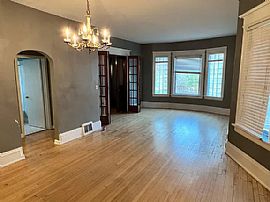 2627 N Murray Ave, Milwaukee, Wi 53211 in Milwaukee, WI (Photo 6 of 8)