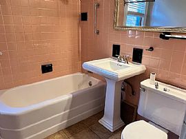 2627 N Murray Ave, Milwaukee, Wi 53211 in Milwaukee, WI (Photo 7 of 8)