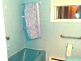 110 Armory Dr, Warwick, Ri 02889 in Warwick, RI (Photo 2 of 12)