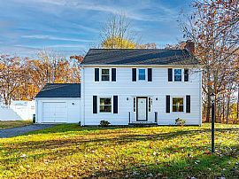 843 Victory Hwy, Burrillville, Ri 02839 in Burrillville, RI