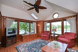 57 River Ave, South Kingstown, Ri 02879 in South Kingstown, RI (Photo 3 of 12)