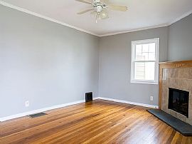 203 Robert Treat Pkwy, Milford, Ct 06460 in Milford, CT (Photo 4 of 12)