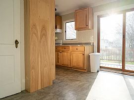 203 Robert Treat Pkwy, Milford, Ct 06460 in Milford, CT (Photo 7 of 12)