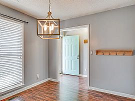 1737 Crestview Dr, Clarksville, Tn in Clarksville, TN (Photo 2 of 12)