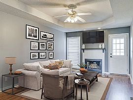 1737 Crestview Dr, Clarksville, Tn in Clarksville, TN (Photo 4 of 12)