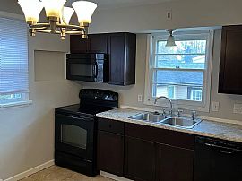 7485 Castro Dr, Saint Louis, Mo in Saint Louis, MO (Photo 5 of 10)