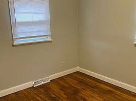 7485 Castro Dr, Saint Louis, Mo in Saint Louis, MO (Photo 8 of 10)