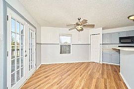 92 Snowflake Cir, Greenwood, In in Greenwood, IN (Photo 3 of 12)