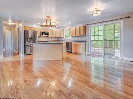 420 December Ln, Morgantown, Wv 26508 in Morgantown, WV (Photo 2 of 11)