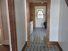 105 N 3rd Ave, Paden City, Wv 26159 in Paden City, WV (Photo 5 of 11)