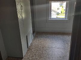 105 N 3rd Ave, Paden City, Wv 26159 in Paden City, WV (Photo 9 of 11)