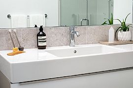 Charming 2 Bedroom Apartment  in Astoria, NY (Photo 2 of 12)