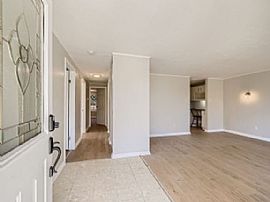 6 Heathrow Manor Ct, Baltimore, Md 21236 in Baltimore, MD (Photo 3 of 10)