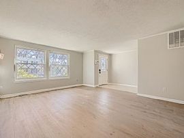 6 Heathrow Manor Ct, Baltimore, Md 21236 in Baltimore, MD (Photo 4 of 10)