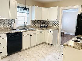 949 Mathews Ave, Charleston, Wv 25302 in Charleston, WV (Photo 4 of 11)