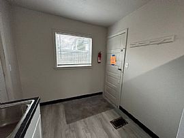 1222 Alamo Ave, Kalamazoo, Mi 49006 House For Rent in Kalamazoo, MI (Photo 9 of 12)