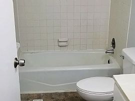 546 White Oak Rd, Bolingbrook, Il in Bolingbrook, IL (Photo 7 of 9)